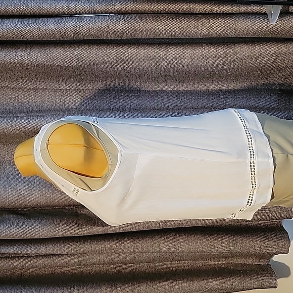 Dex: Sleeveless top - Picture 2 of 6